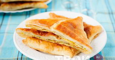 Рецепт Хачапури из слоеного теста