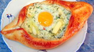 Рецепт Хачапури лодочка по аджарски с яйцом