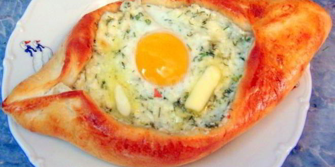 Рецепт Хачапури лодочка по аджарски с яйцом