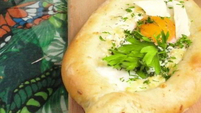 Рецепт хачапури лодочка с яйцом