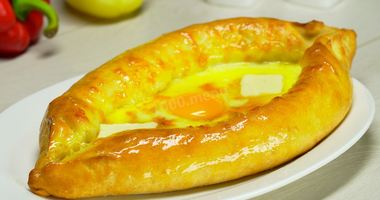 Рецепт Хачапури по-аджарски с сулугуни