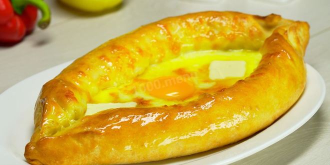 Рецепт Хачапури по-аджарски с сулугуни