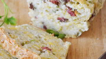 Рецепт Хлеба с копченым беконом и сыром чеддер