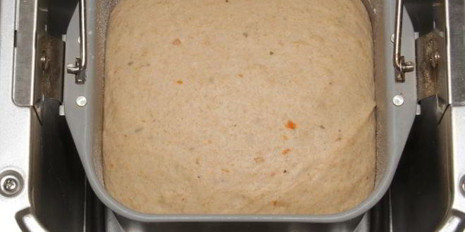 Рецепт хлеба с вялеными томатами и луком