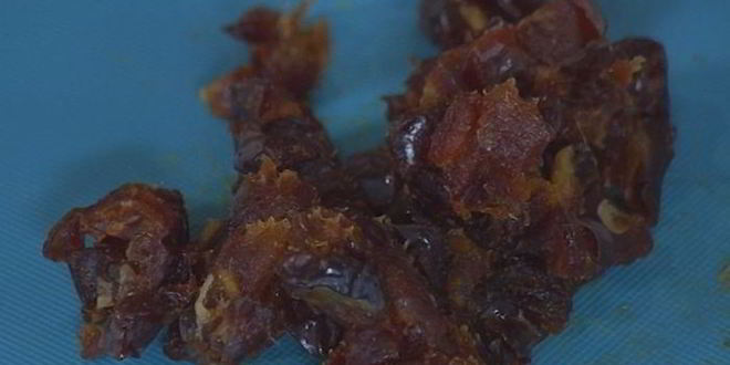 Рецепт хрустящих конвертиков с фетой, ветчиной и финиками