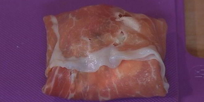 Рецепт хрустящих конвертиков с фетой, ветчиной и финиками