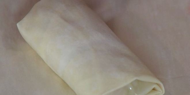 Рецепт хрустящих конвертиков с фетой, ветчиной и финиками