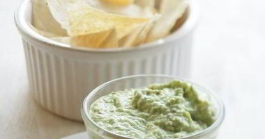 Рецепт Чипсов из лаваша с соусом из авокадо