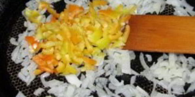 Рецепт лаваша с колбасой и помидорами