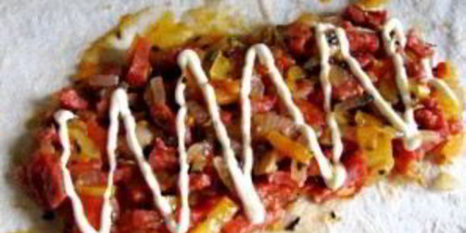 Рецепт лаваша с колбасой и помидорами