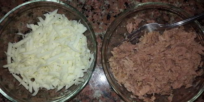 Рецепт лаваша, запеченного с тунцом, помидорами и сыром