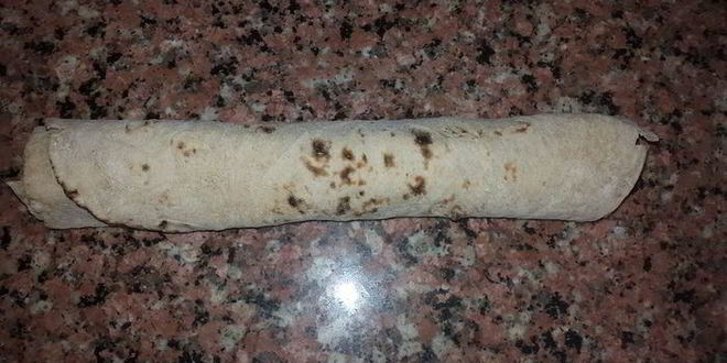 Рецепт лаваша, запеченного с тунцом, помидорами и сыром