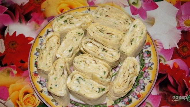 Рецепт рулетиков из лаваша с чесноком