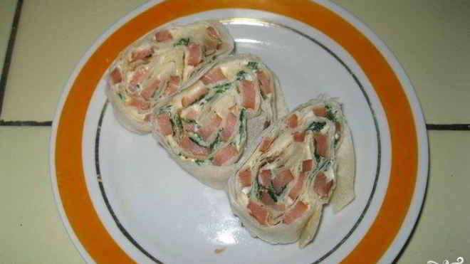 Рецепт рулетиков из лаваша с рыбой