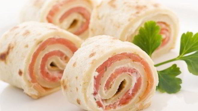 Рецепт рулетов с семгой в лаваше