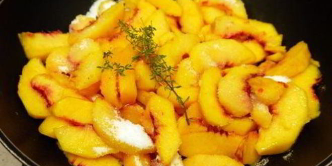 Рецепт фокаччи из гречневой муки с персиками