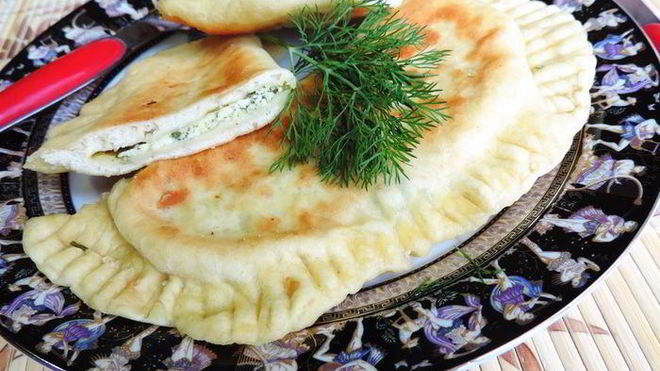 Рецепт лепешек на простокваше весенние с творогом и зеленью