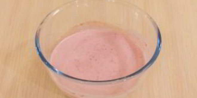 Рецепт маффинов с клубникой и базиликом на клубничном йогурте