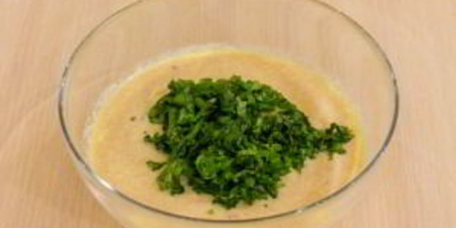 Рецепт маффинов с клубникой и базиликом на клубничном йогурте