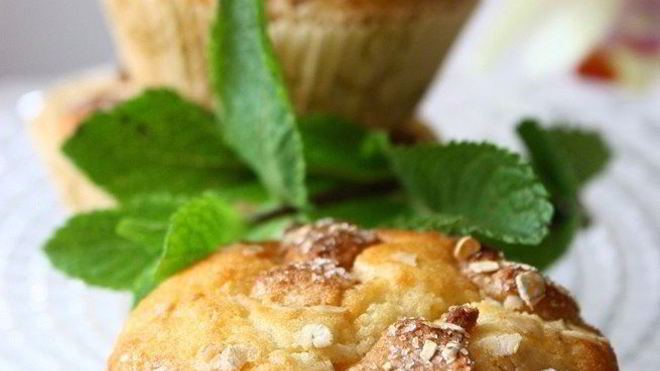 Рецепт маффинов с ревенем и марципаном