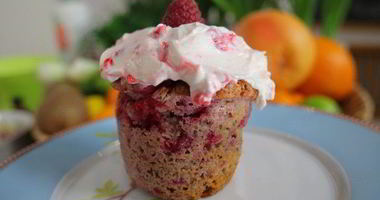 Рецепт Миндальных маффинов с малиновым кремом