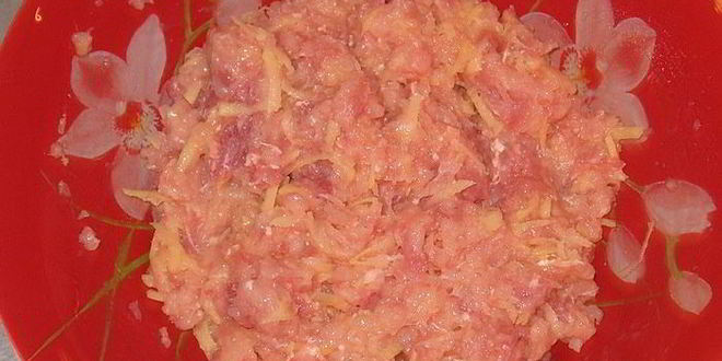 Рецепт мясных маффинов с овощной начинкой