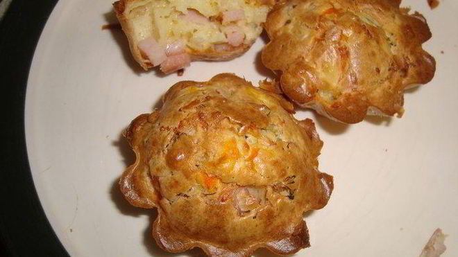 Рецепт овощных маффинов с ветчиной