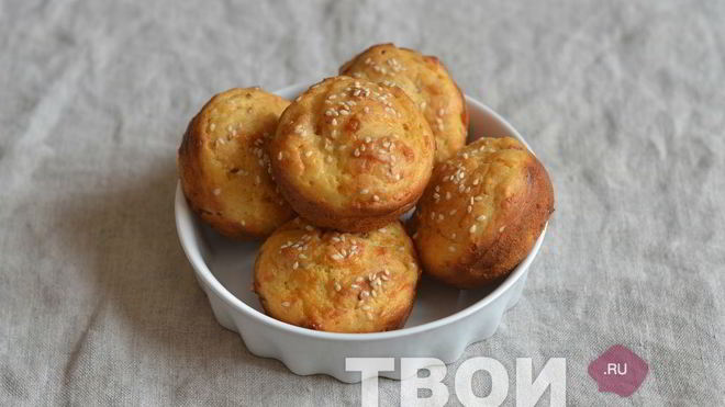 Рецепт закусочных маффинов с ветчиной и сыром