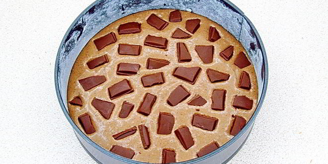 Рецепт шоколадного манника на сметане