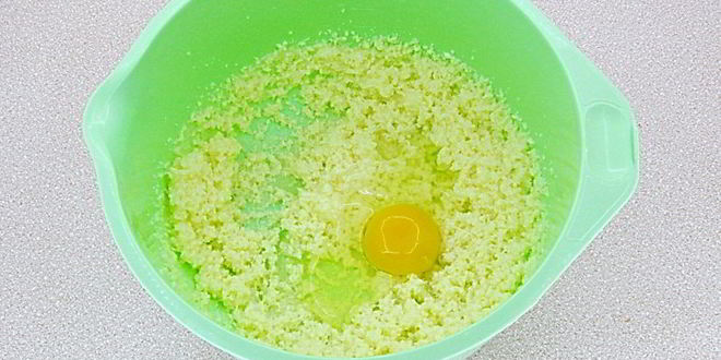 Рецепт шоколадного манника на сметане