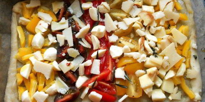 Рецепт мини-выпечки с овощами и маринованным сыром