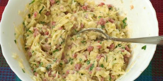 Рецепт кабачковых оладий с колбасой