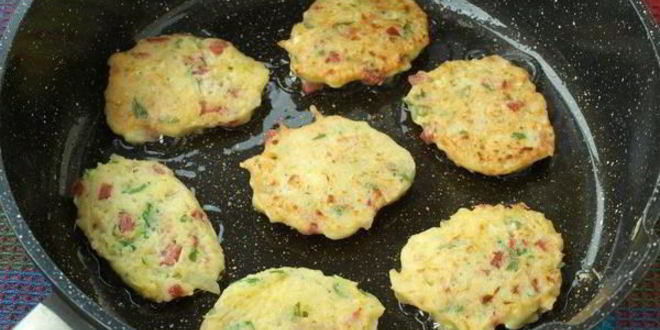 Рецепт кабачковых оладий с колбасой