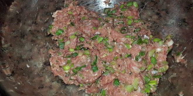 Рецепт мясных оладий с зеленым луком