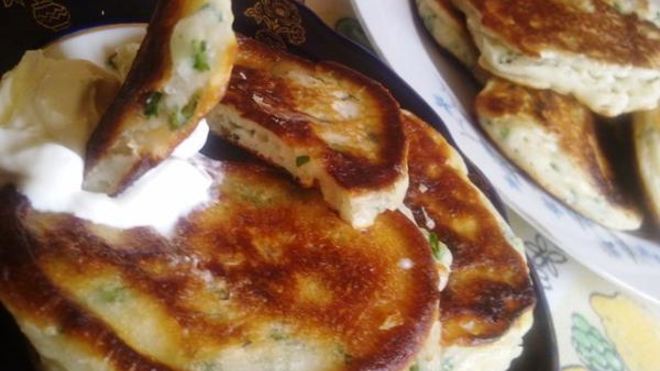 Рецепт оладушек с зеленым луком