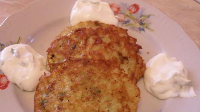 Рецепт оладий из кабачка с творогом и брынзой