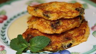 Рецепт Оладий с яблоком, морковью и черносливом