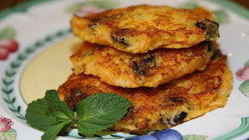 Рецепт Оладий с яблоком, морковью и черносливом