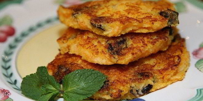 Рецепт Оладий с яблоком, морковью и черносливом