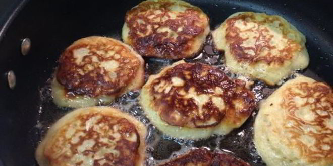 Рецепт оладий яблочно-кабачковые с творогом