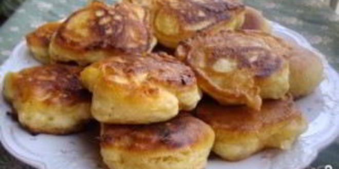 Рецепт пышных оладий с яблоками