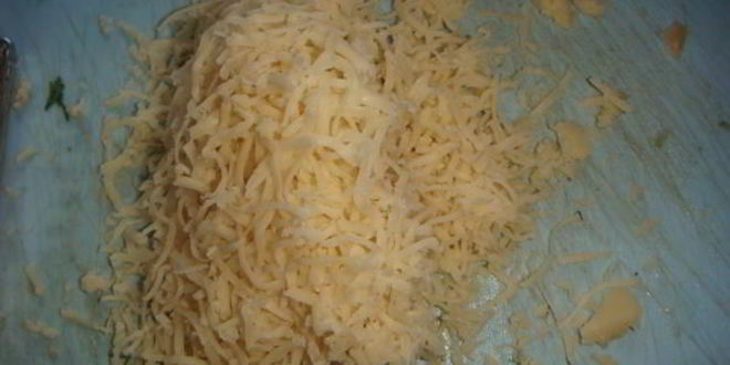 Рецепт сливочных оладий с кабачками, зеленью и сыром