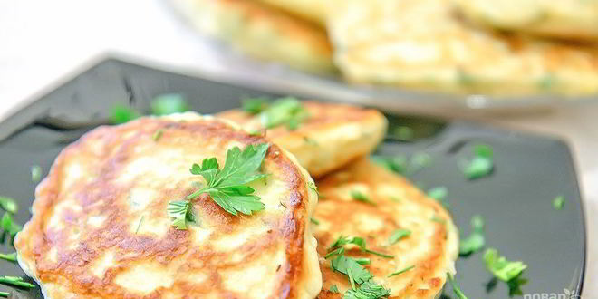 Рецепт Закусочных оладий с зеленым луком и яйцом