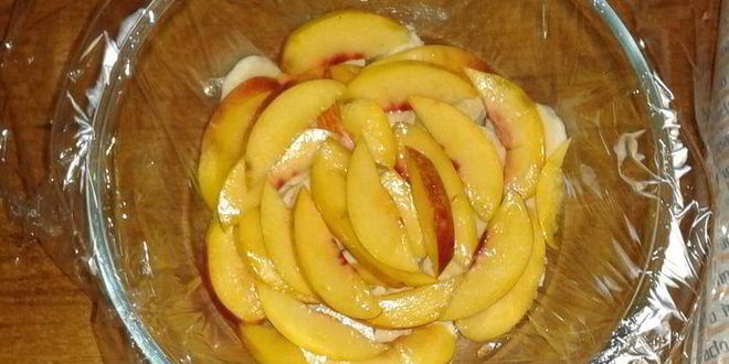 Рецепт фруктово-сметанного желе с печеньем