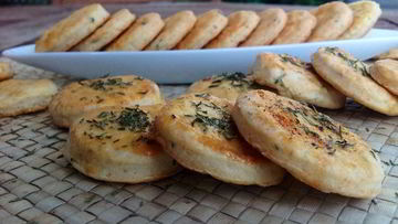 Рецепт Греческого печенья с брынзой и тимьяном