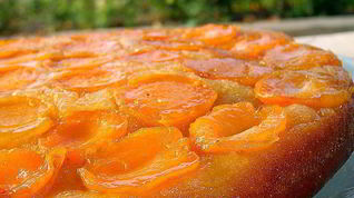 Рецепт Абрикосового пирога-перевертыша с апельсиновой карамелью