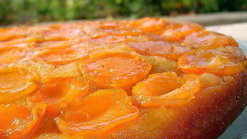 Рецепт Абрикосового пирога-перевертыша с апельсиновой карамелью