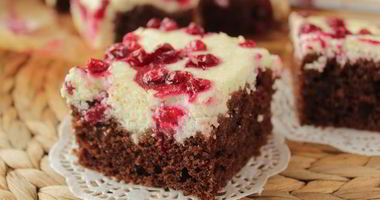 Рецепт Бруснично-творожного пирог с двумя видами шоколада