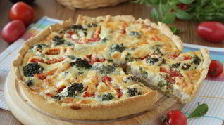 Рецепт Киша с брокколи, ветчиной и помидорами