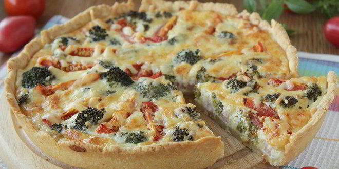 Рецепт киша с брокколи, ветчиной и помидорами